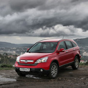 Honda CR V красная